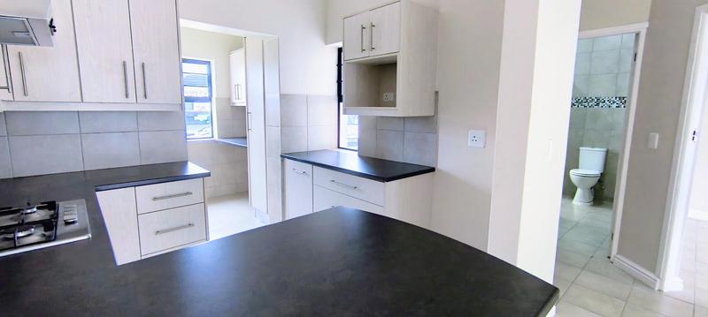 1 Bedroom Property for Sale in Blue Mountain Village Western Cape